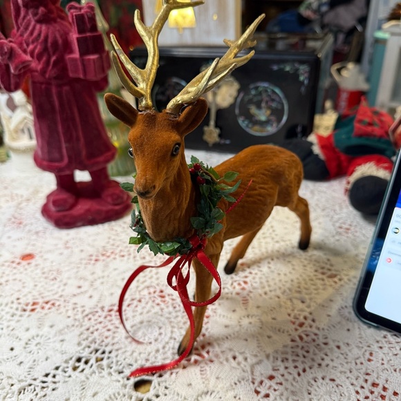 Felted Santa With Reindeer - Picture 2 of 8